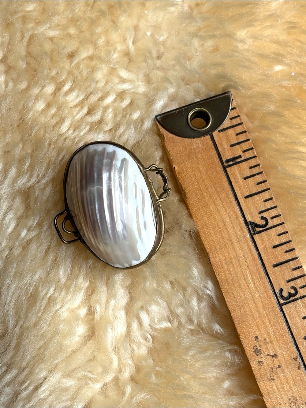Tiny Vintage Shell Box - Picture 6 of 6